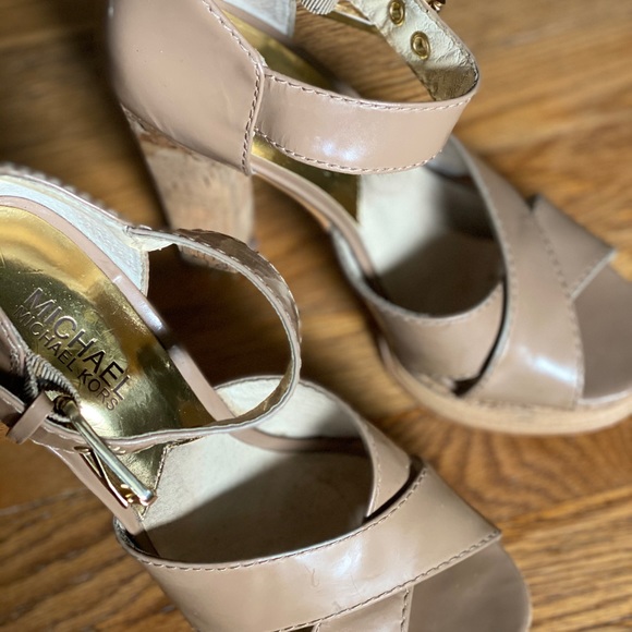Authentic Michael Kors nude pump heels size 7 - Picture 4 of 7